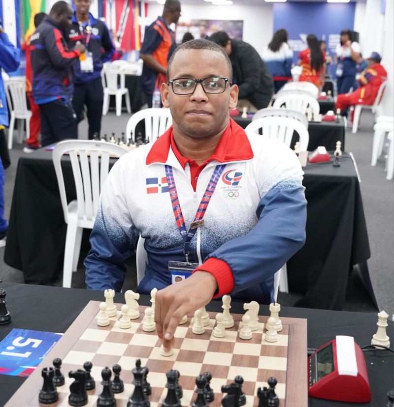 El maestro internacional Josué Araújo se dio un baño de oro en el llamado "juego ciencia".
