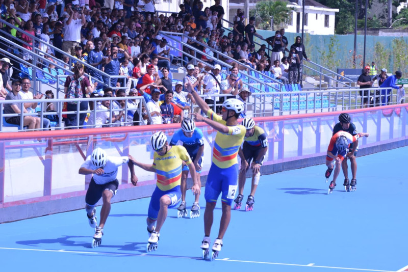 Jhon Edward Tascón conquistó la medalla de oro en los mil metros lisos masculinos en el torneo de patinaje de los Juegos Centroamericanos y del Caribe.