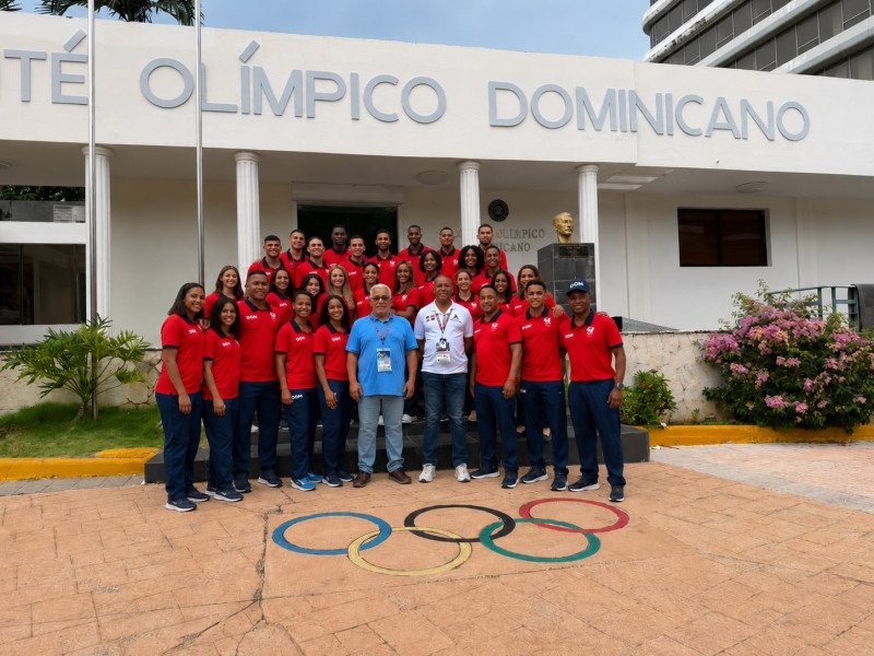 La delegación de Karate partió este domingo desde la sede del Comité Olímpico Dominicano para la Villa Centroamericana.