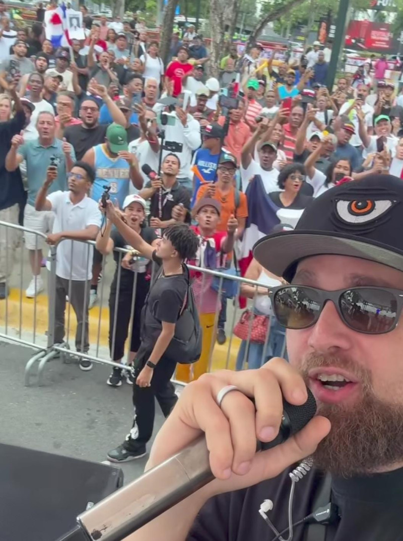 La protesta fue convocada por el influencer Eduardo Sánchez, mejor conocido como “El Piro”