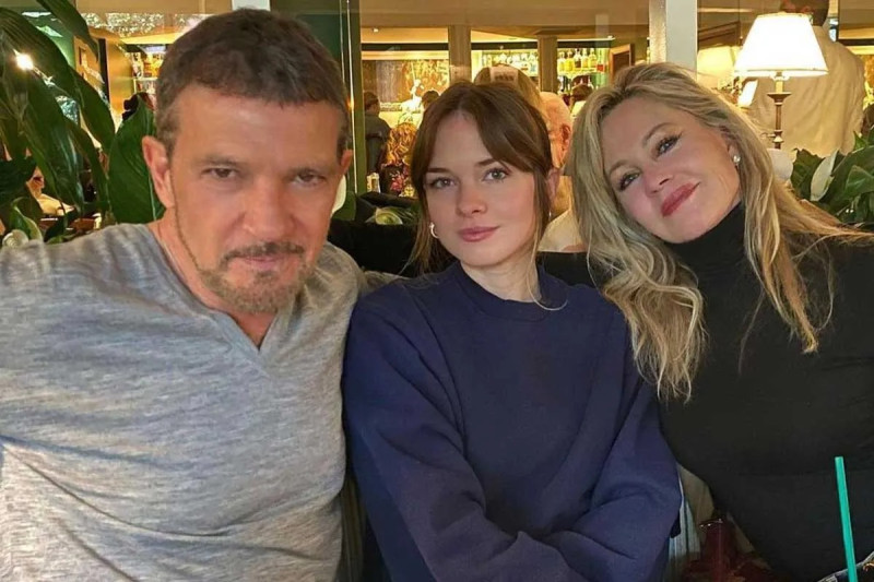 Antonio Banderas, su hija Stella y Melanie Griffith, de izquierda a derecha.