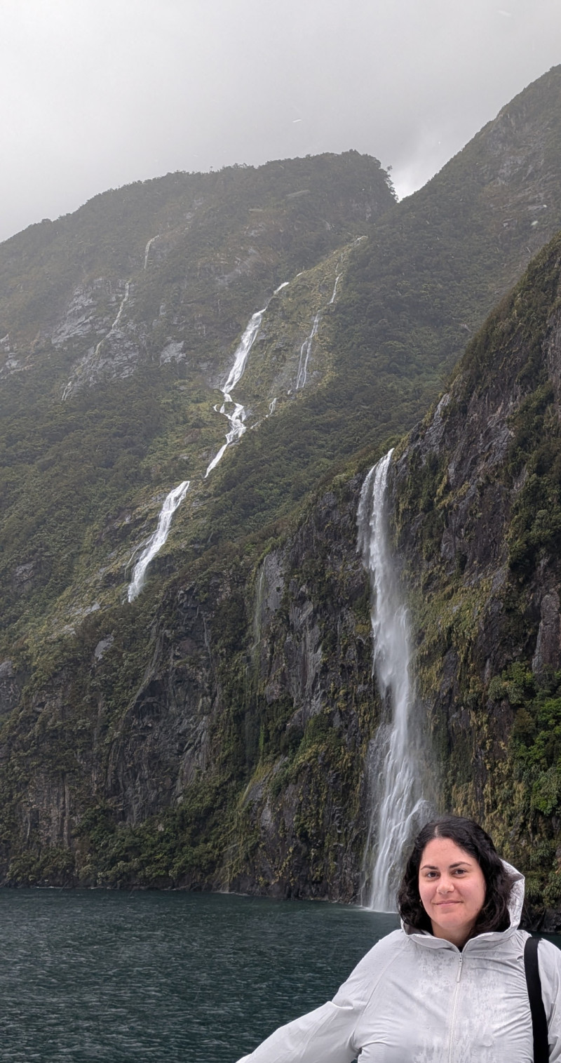 Pamela junto a Milford Sound