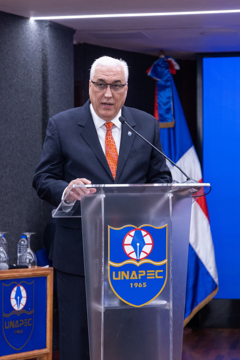 Rector de Unapec, Erik Pérez Vega.