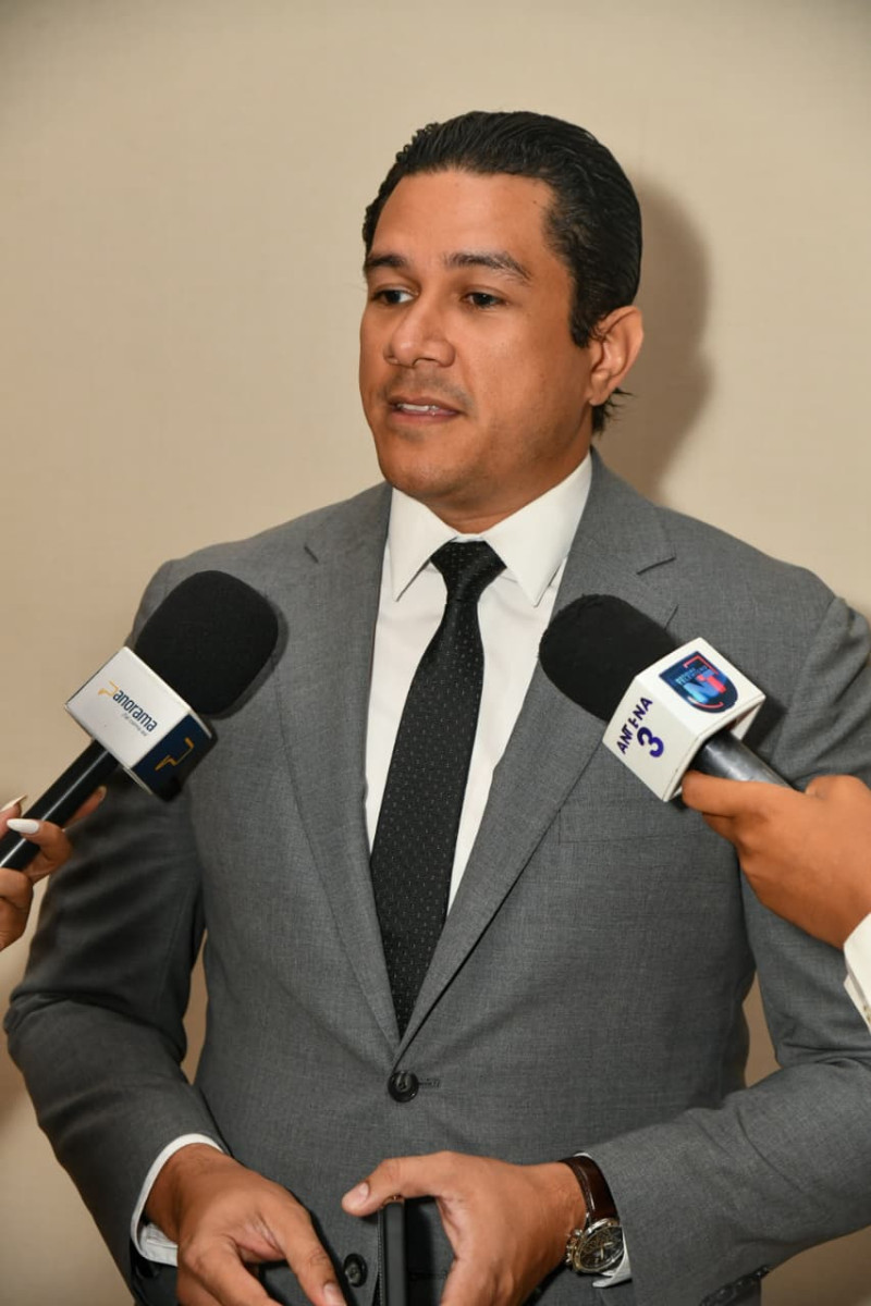 viceministro de Salud Colectiva, Eladio Pérez.
