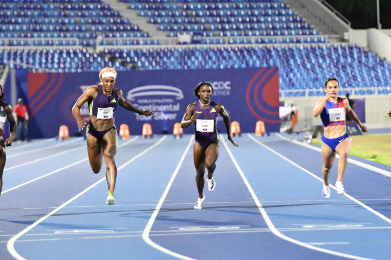 Liranyi Alonso quedó en tercer lugar de las pruebas 100 metros planos y 200 metros planos femeninos del Clásico Félix Sánchez. La corredora logró su marca personal en la prueba de 200 metros.