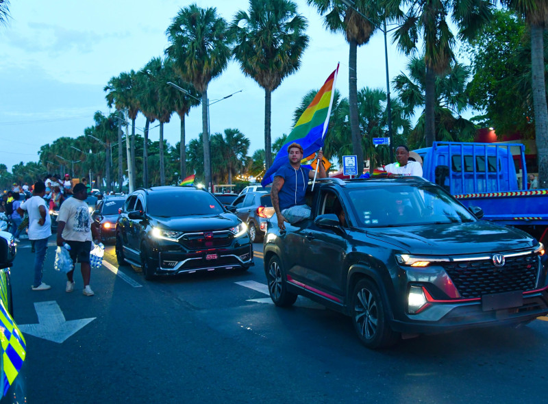 Marcha de los movimientos LGBTIQ+ en el Malecón de Santo Domingo