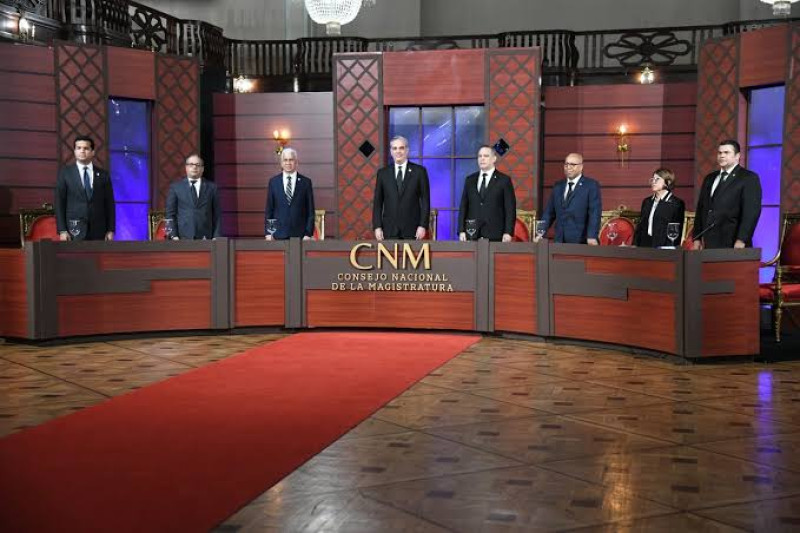 Los miembros del Consejo Nacional de la Magistratura, encabezado por el presidente Luis Abinader.