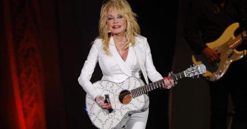 Dolly Parton actuó en Austin, Texas, el 6 de diciembre de 2016.
