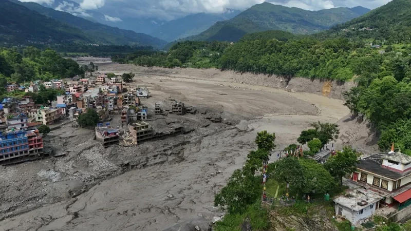 Inundación dejan alrededor de 160 muertos en Nepal y China y más de 700 desaparecidos