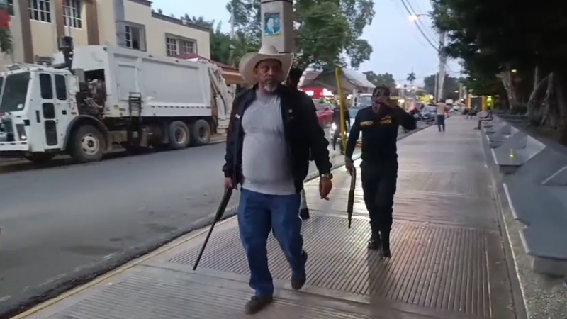 Santiago Riveron dijo que no pueden permitir que haitianos indocumentados circulen por las calles en horas de la noche