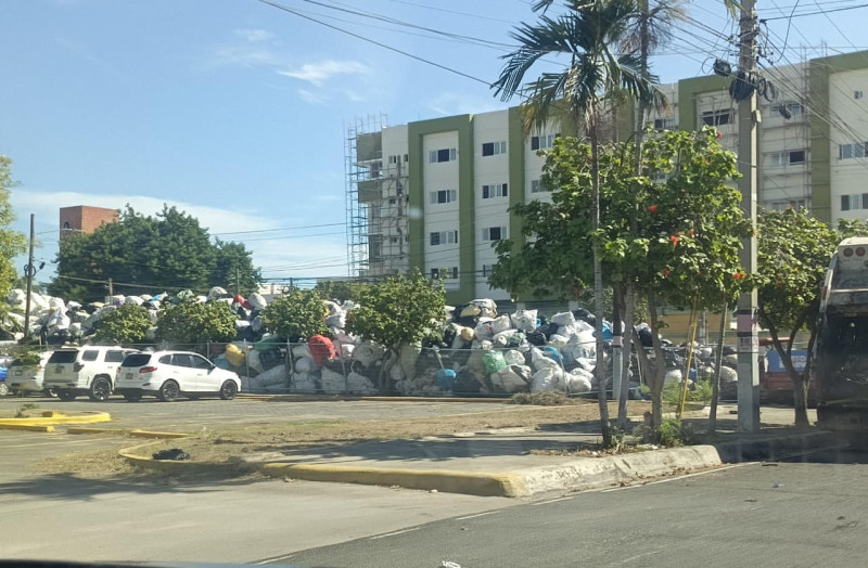 Mil botellas por una mochila: ¿Cuáles fueron los artículos que recibieron los niños del DN?