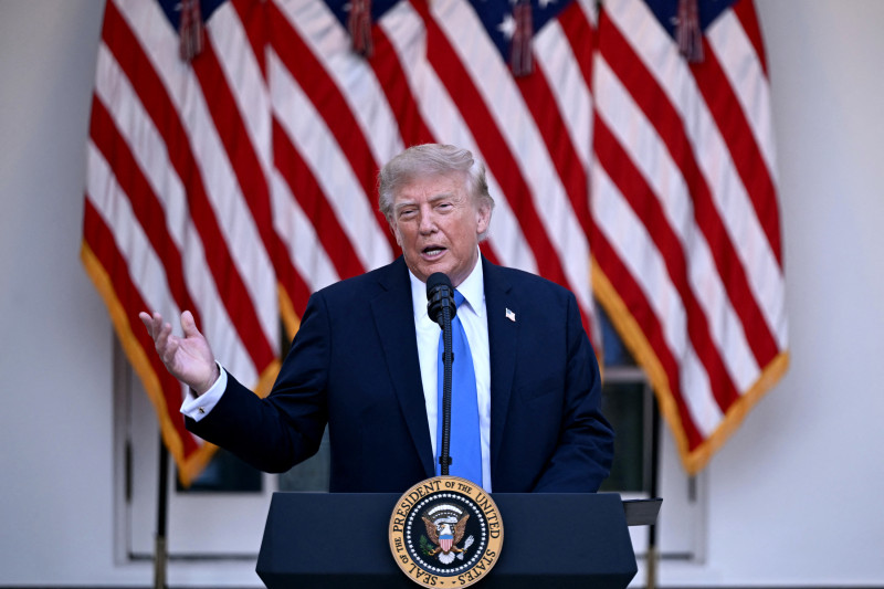 El presidente de EEUU, Donald Trump, pronuncia un discurso durante una cena en el Jardín de las Rosas de la Casa Blanca, en Washington, DC, el 2 de septiembre de 2026