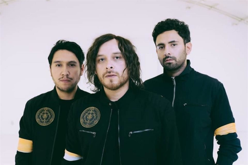 Manuel “Coe” Mendoza, Erik Vázquez y Jonathan “Honas” Meléndez fundaron la banda Camilo Séptimo a mediados de 2013.
