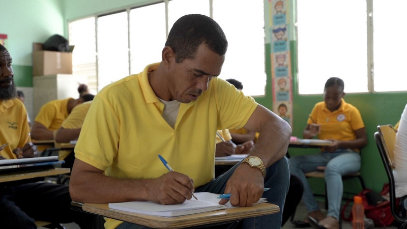 Personas del subsistema de Educación de Personas Jóvenes y Adultas (EPJA).