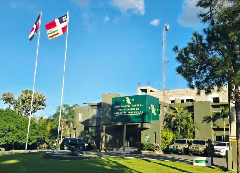 Foto Fachada del Comando General del Ejército de RD