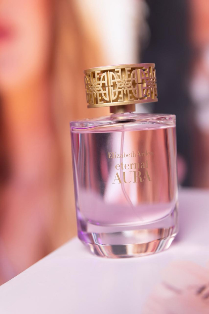 Elizabeth Arden presenta Eternal Aura