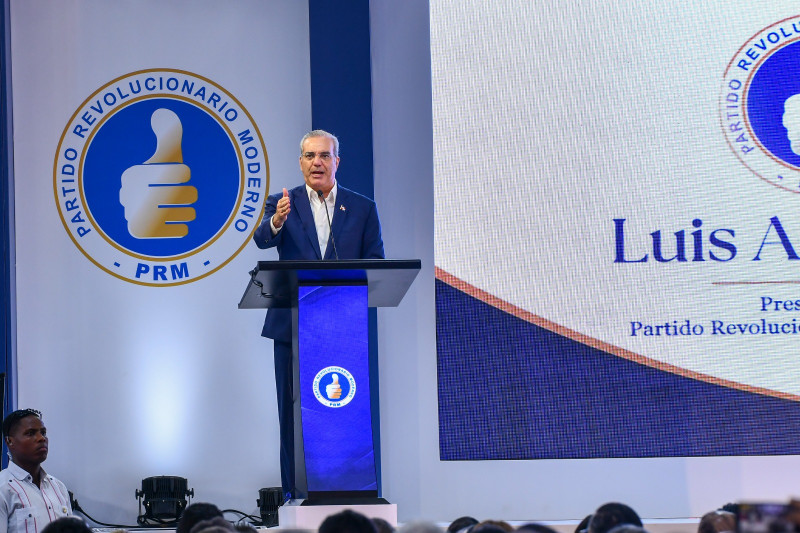 Luis Abinader durante su juramentación como presidente del PRM