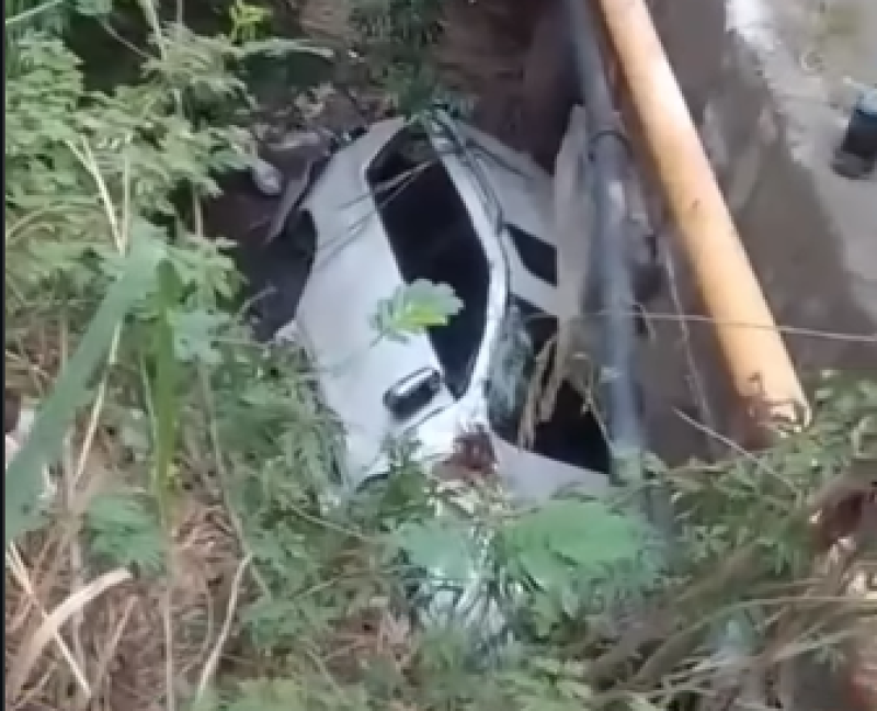 Vehículo accidentado donde viajaba la gobernadora de Dajabón