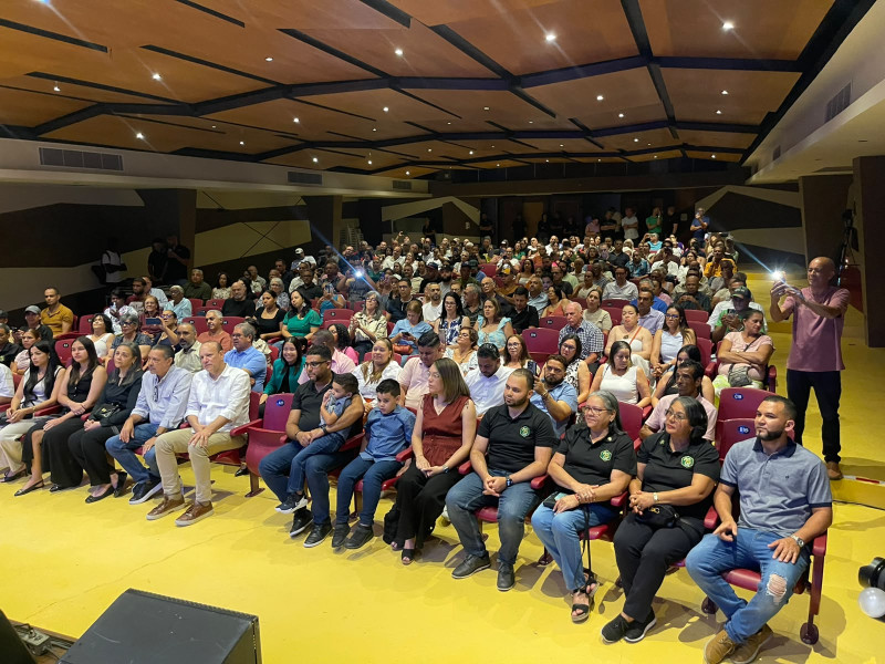 ¨Parte del público que asistió al homenaje musical a Alex Bueno en San José de las Matas, la noche del viernes 11 de septiembre de 2026.