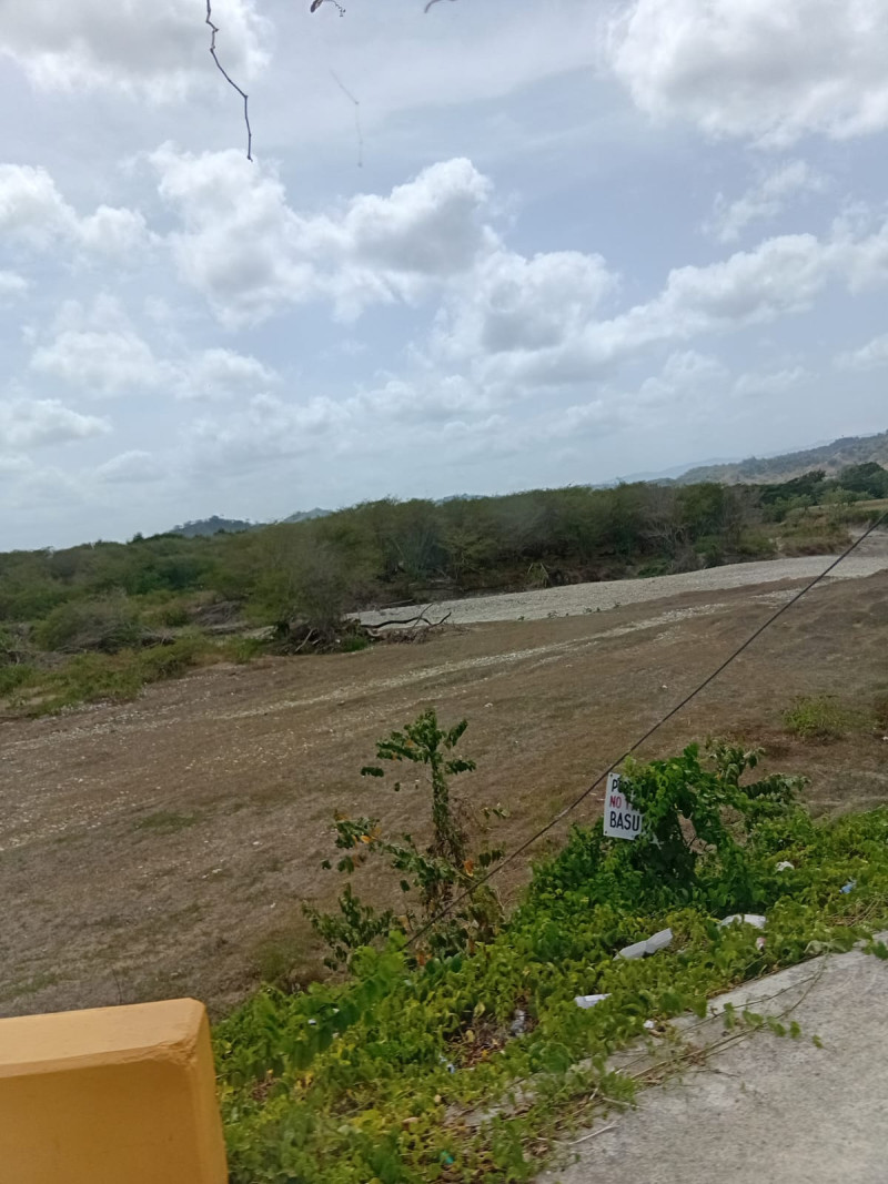 El río Bajabonico, de Puerto Plata, ha disminuido en su caudal a niveles que provocan preocupación en los productores agrícolas y ganaderos de la región.