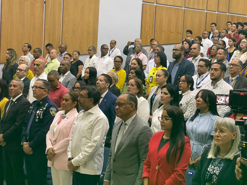 Representantes de los diferentes sectores de la vida nacional participaron en el Primer Diálogo Regional por la Convivencia Barrial y otras actividades realizadas en la UCNE.