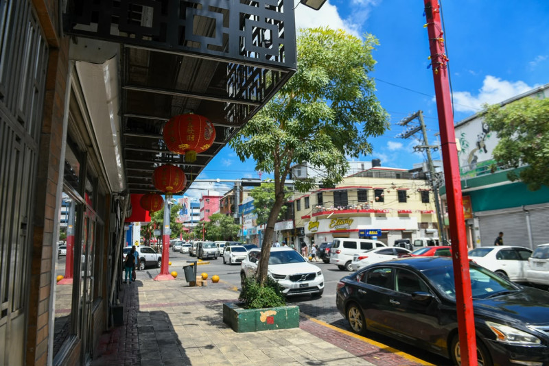 Uno de esos puntos de partida fue el barrio Chino, una de las atracciones turísticas de Santo Domingo, y que es conocida por sus ventas de todo tipo y su popular mercado callejero que funciona únicamente los domingos.