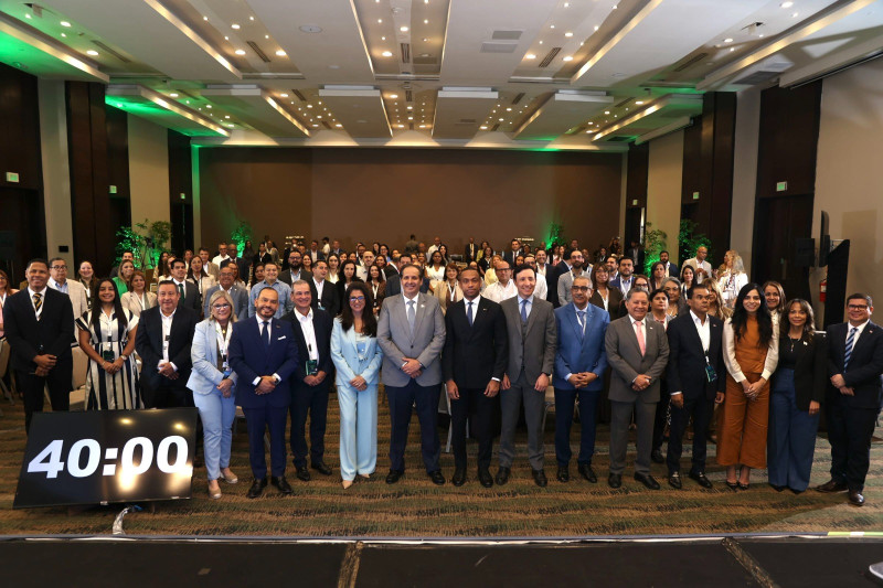 Participantes en el primer Annual Summit 2026, organizado por Fedefarma,