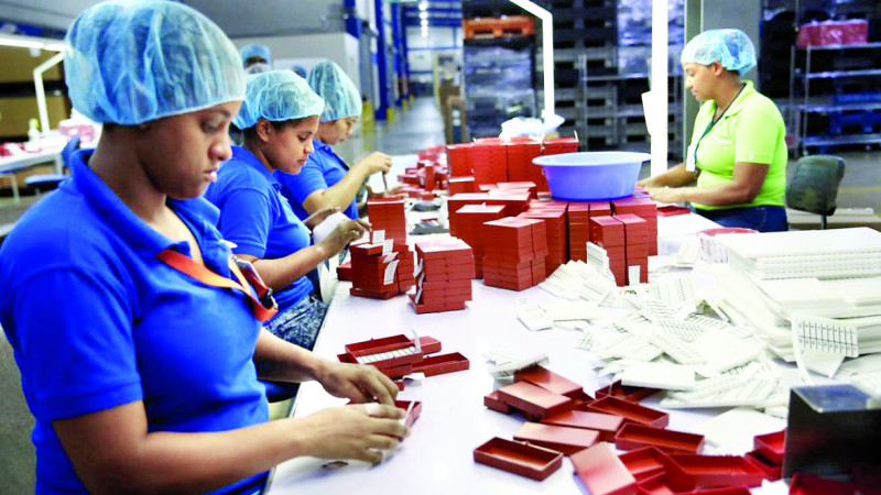 Durante muchos años, las mujeres han luchado por igualdad salarial.