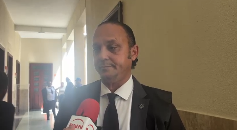Abogado Rafael Jiménez, quien asume la defensa de una de las imputadas.