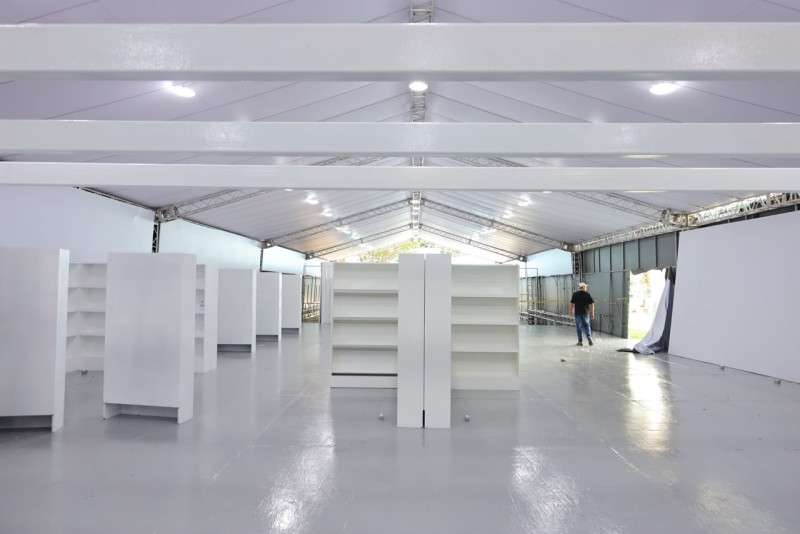 Afinan últimos detalles del montaje de la Feria Internacional del Libro Santo Domingo 2026