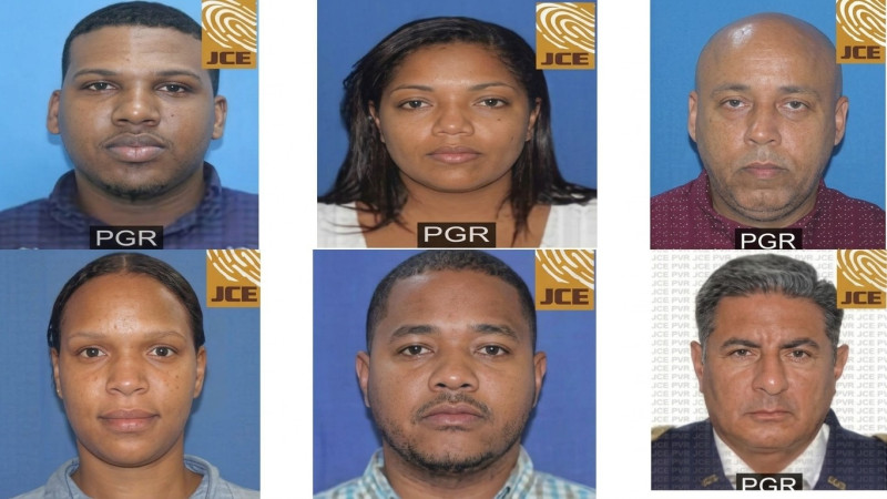 De izquierda a derecha en la parte superior: Angeury Guzmán Vásquez, Heidy Coronado Paulino, Starky Atahualpa Arturo Rodríguez Nova. En la parte inferior: Lucreisy Polanco Núñez, Einstein Rafael Borromé Valdez y Juan Henry Poueriet