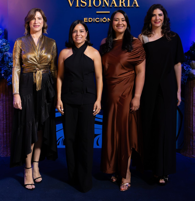 Francis Lora, Claritza Méndez, Katherine García y Sasha Aquino.