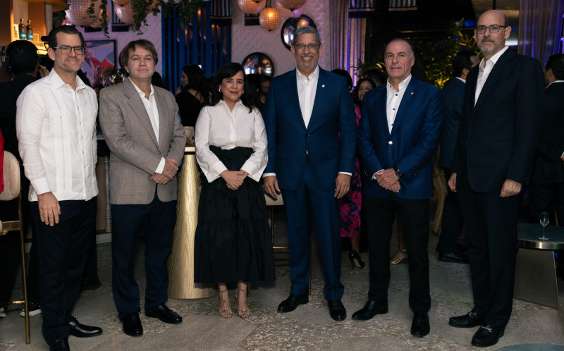 Franklin Báez, Ricardo Koenig, Julissa Almonte, Augusto Ramírez, Felipe Pagés y Roberto Despradel.