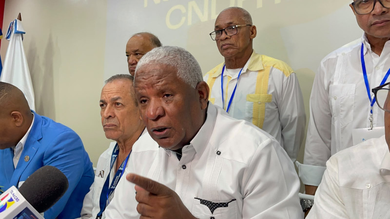 El presidente de la CNDH, Manuel María Mercedes Medina