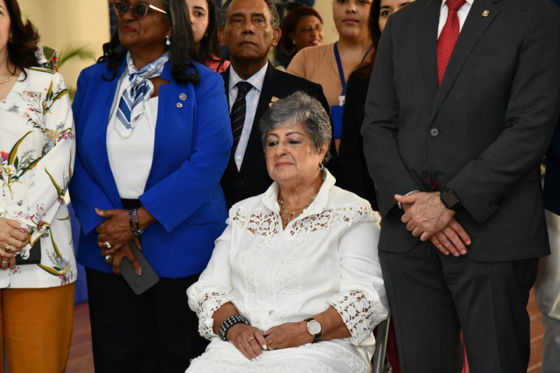 Mirna Santos, viuda de Amín Abel Hasbún.