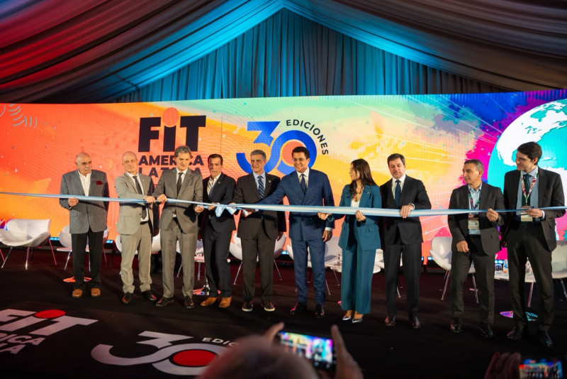 El ministro de Turismo, David Collado, encabeza la delegación dominicana que participa en la feria.