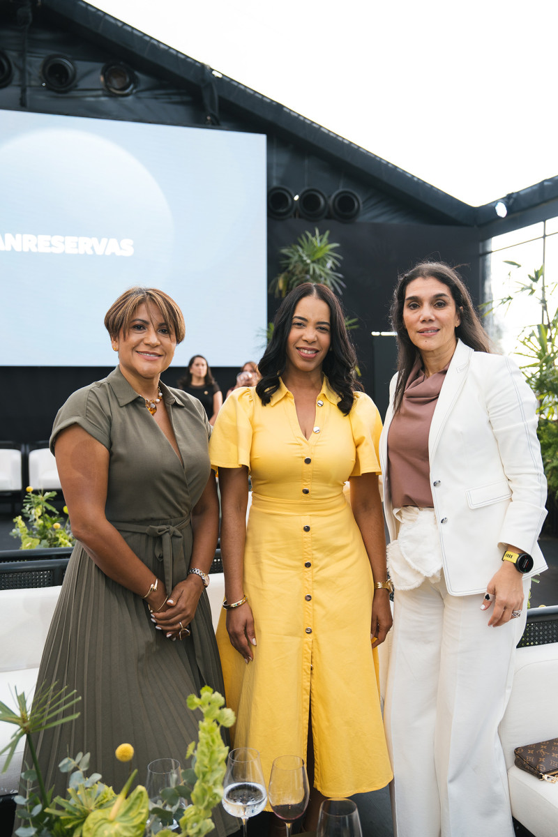 Gladys Rodríguez de Reyes, Yessica Cabrera y Daniela Jiménez