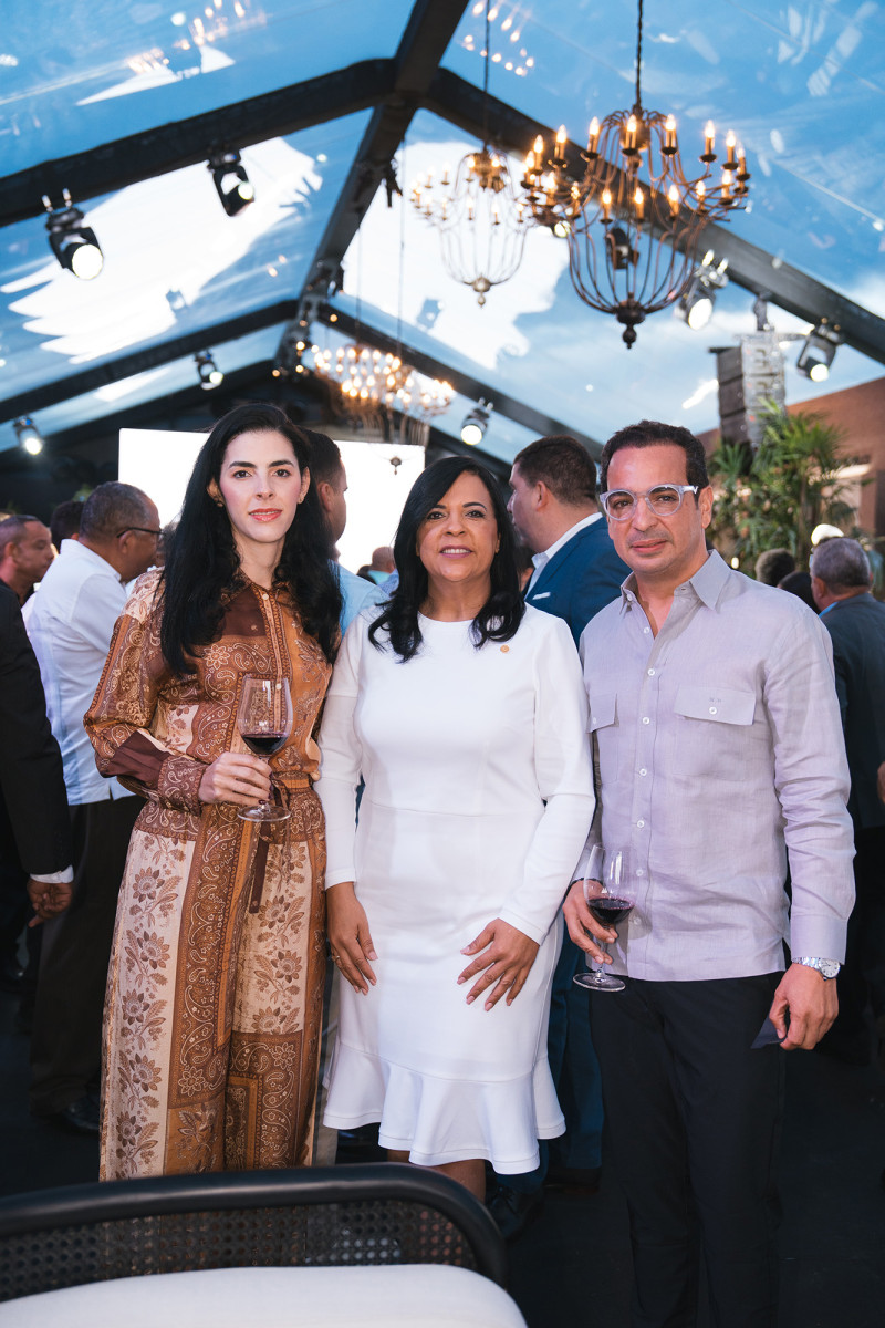 Odalina Rodríguez, Miguelina Bueno y Nelson Manuel Peña