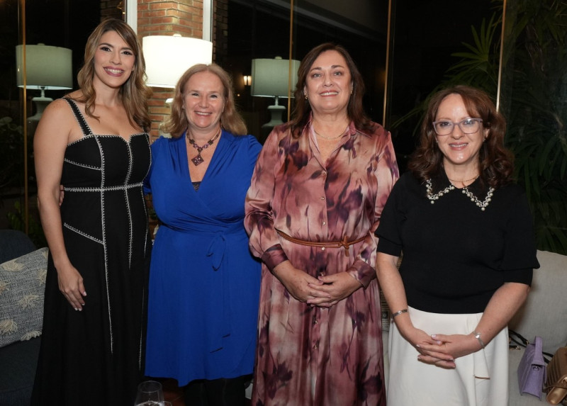 IIham Mikou, María Elena Bornoz, Cecilia Pérez y Priscilla Cañas de Martínez.