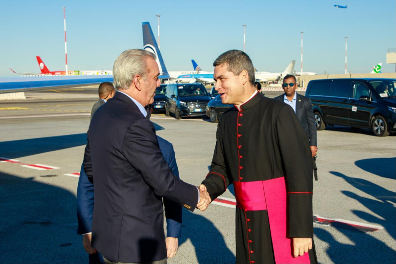 El mandatario explicó que desea invitar al papa León XIV,  quien visitó el país anteriormente cuando era sacerdote.