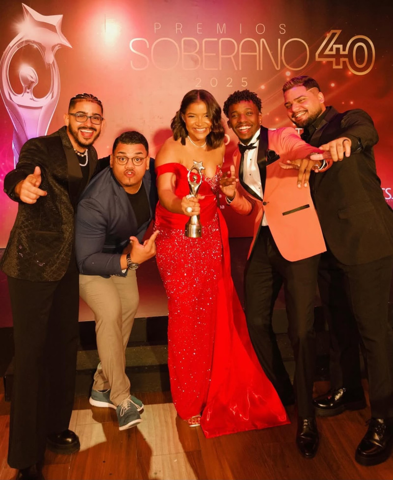 Los Novel Poppys ganaron a Stand Up Comedy del año en 2025.