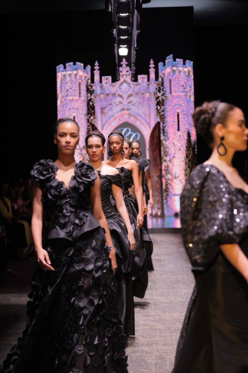 Desfile de Leonel Lirio en la inauguración de RD Fashion Week 2026