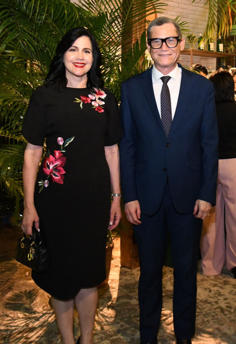 Marisol Vicens y Eddy Olivares.