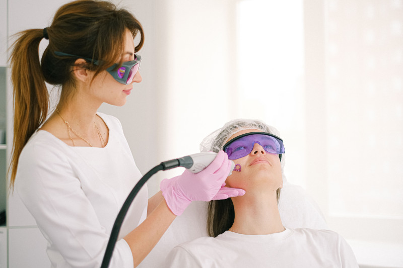 La medicina estética apuesta cada vez más por tratamientos personalizados según el fototipo, la piel y los hábitos de cada paciente. Foto cedida por Cool Medic