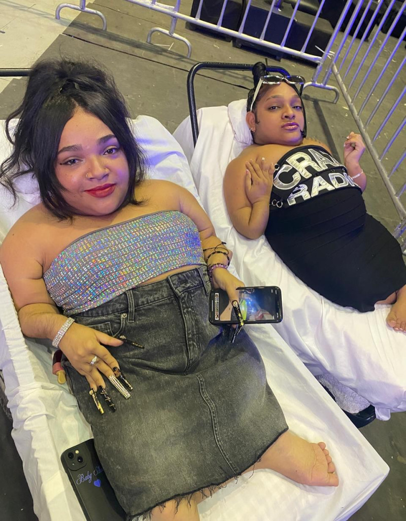 Érika y Angelina Rojas padecen osteogénesis imperfecta, una enfermedad genética que provoca fragilidad ósea.