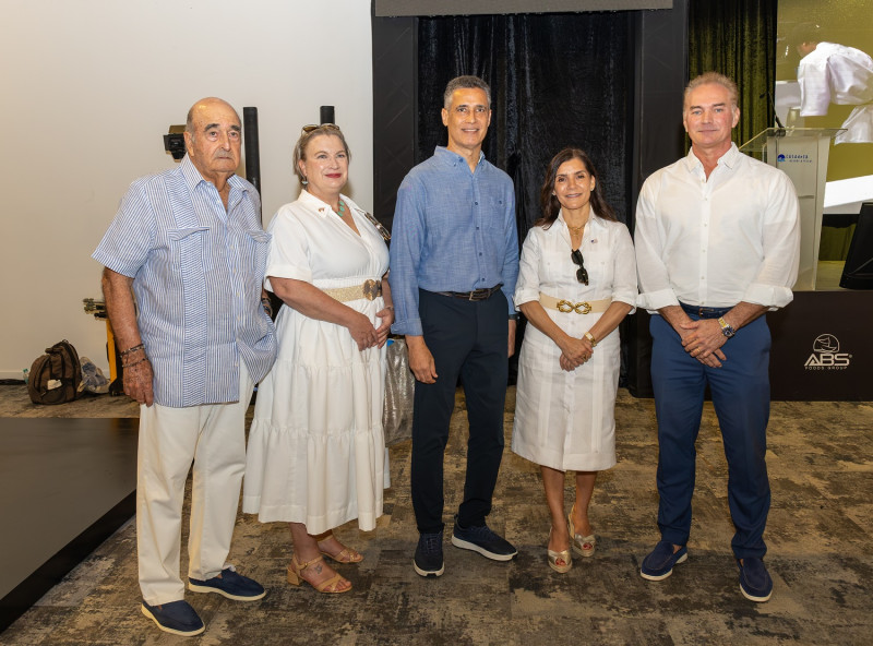 Juan José Arteaga, Rachel Bickforf, Andrés Pichardo, Leah F Campos y Jason Kycek