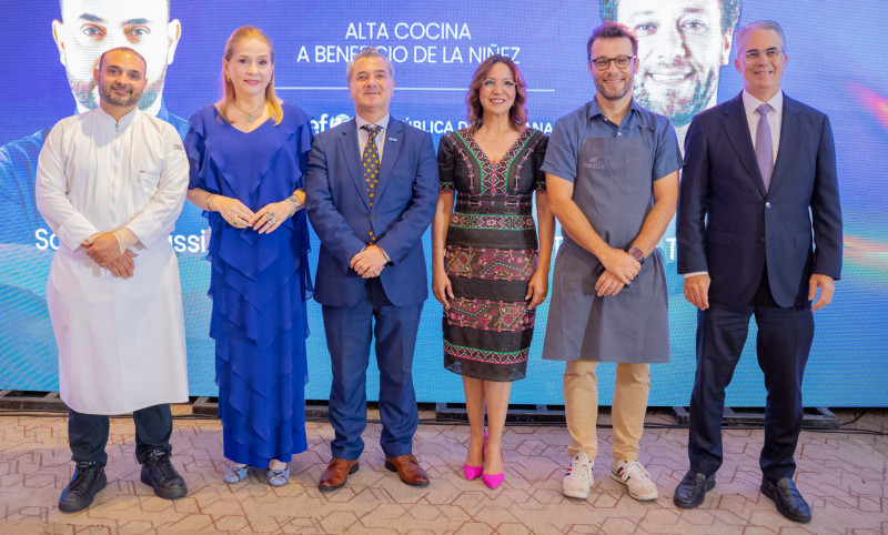 Saverio Stassi, Jatnna Tavárez, Carlos Carrera, Josefina Navarro, Thomas Troisgros y René Grullón.