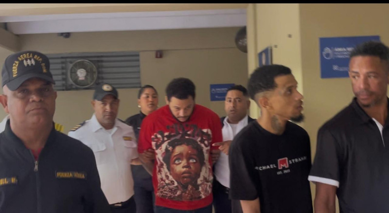Aplazan para el martes medida de coerción contra "Macho", acusado de matar a un chofer en Santiago