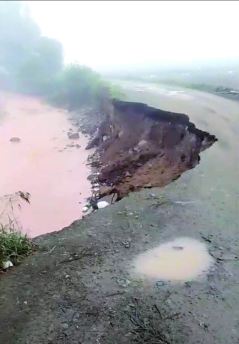 Inundaciones afectaron predios agrícolas y aislaron comunidades en La Vega.
