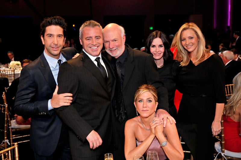 James Burrows managed to bring together the actors from emblematic US television series from different years, including the actors from Friends and the series Taxi